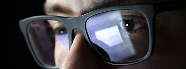 Travail sur écran : mise en lumière de la dangerosité des LED