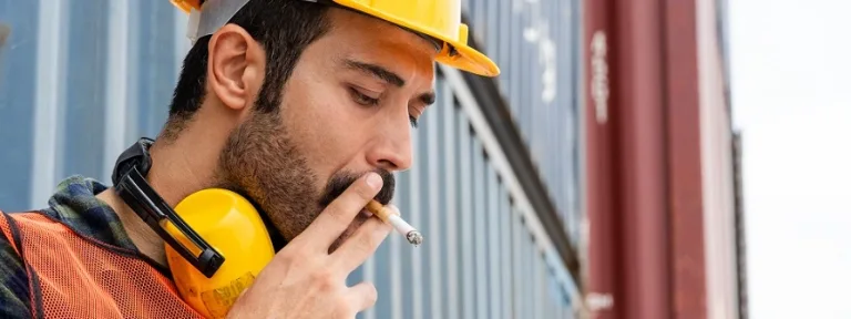 Tabac : les facteurs de co-exposition professionnelle